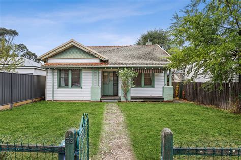 99 mollison street kyneton vic 3444  A sunny dining room with gas heating, access to its own alfresco space, a cleverly integrated European laundry, and two, two car garages (one with a lined rumpus/teenage retreat) and a double